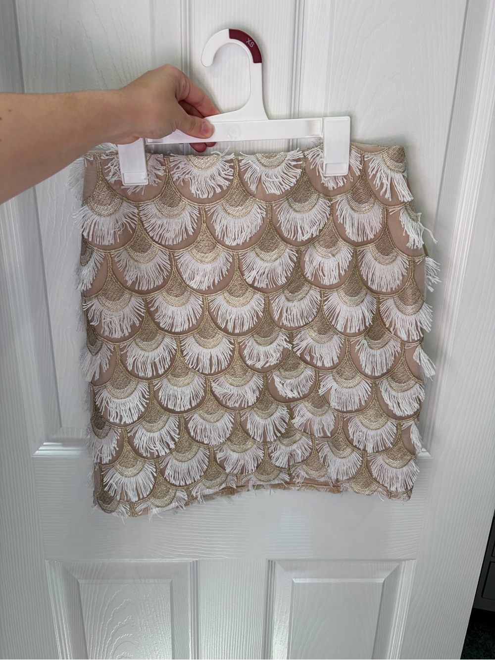 Ontheblvrd Scalloped Fringe Mini Skirt in Nude and White